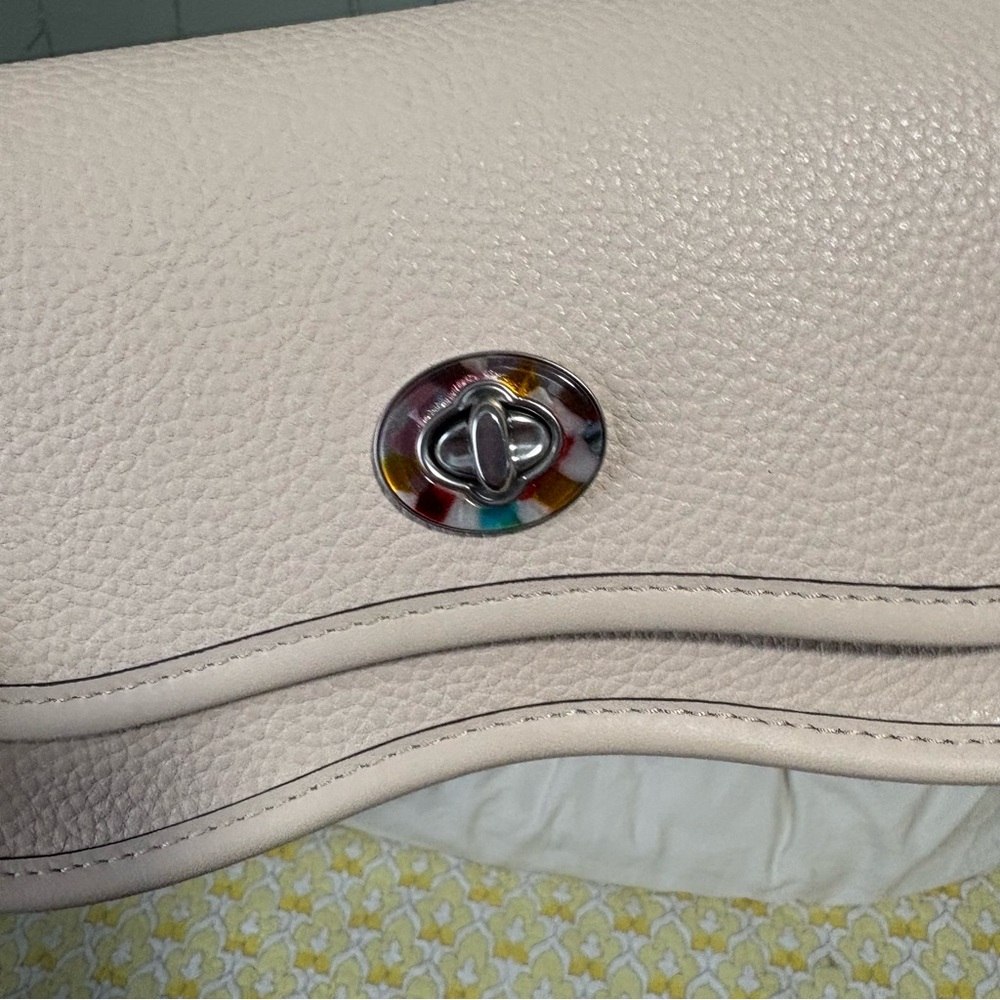 Coachtopia White Wavy Dinky Crossbody - Picture 14 of 15